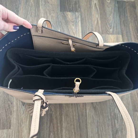 Tory Burch Tote with organizer - Picture 8 of 8